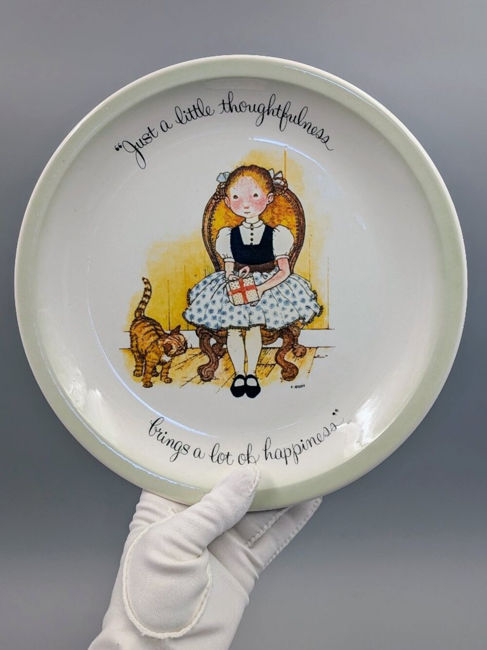 Vintage 1980 Holly Hobbie Collectors Edition Plate - Girl with Ginger Cat